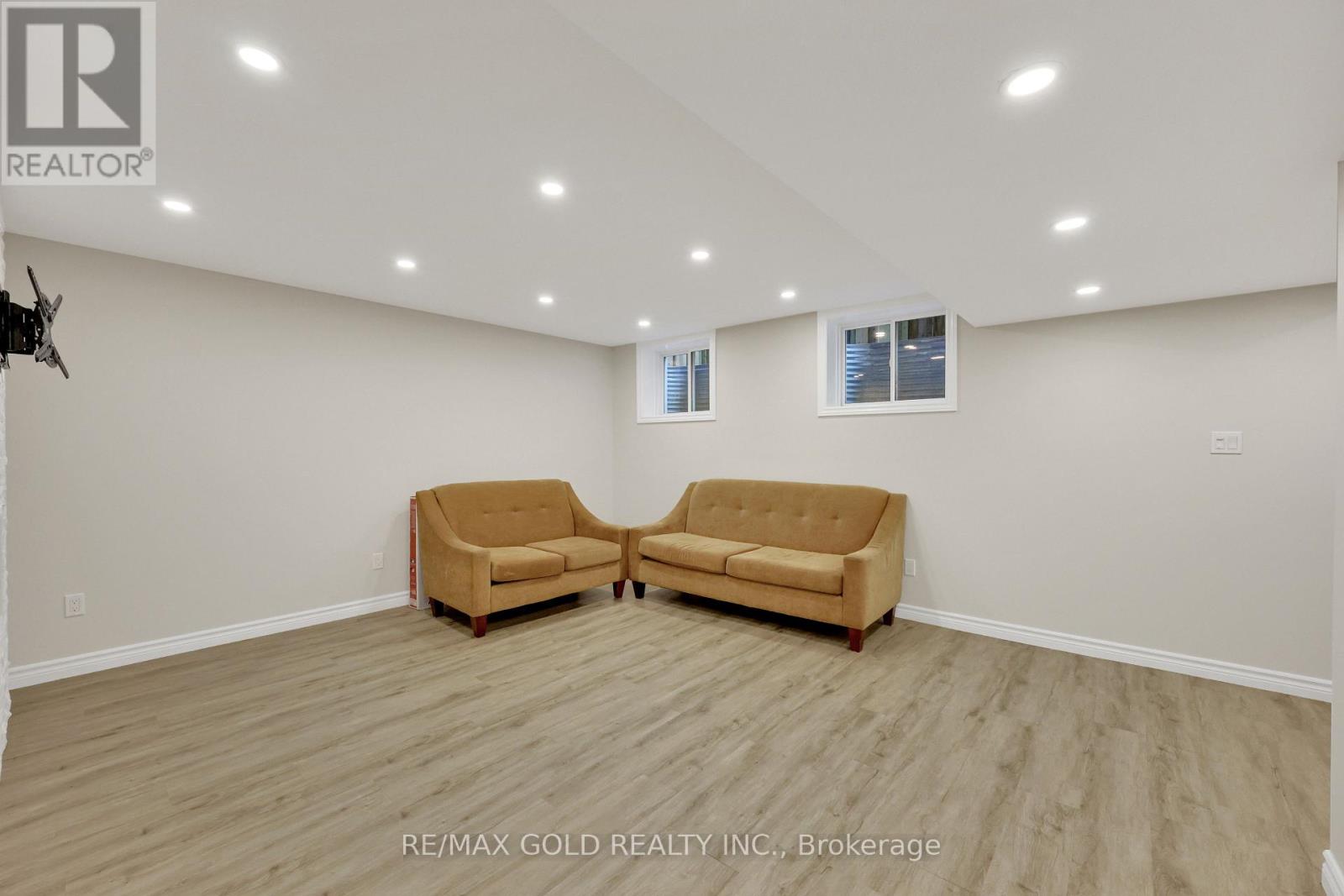 137 Passchendaele Street, Woodstock, Ontario  N0J 1M0 - Photo 43 - X12562812