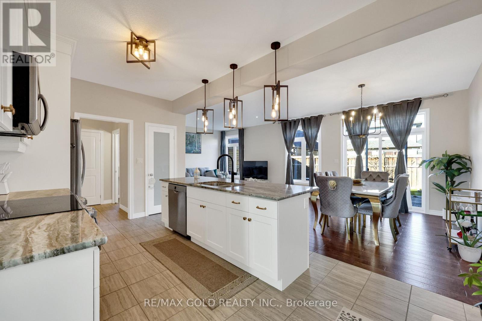 137 Passchendaele Street, Woodstock, Ontario  N0J 1M0 - Photo 8 - X12562812