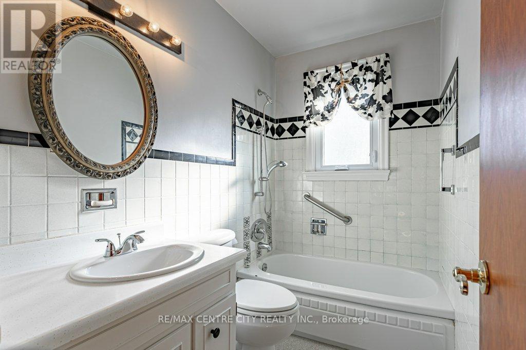 1429 Brydges Street, London East, Ontario  N5W 2C6 - Photo 11 - X12562928