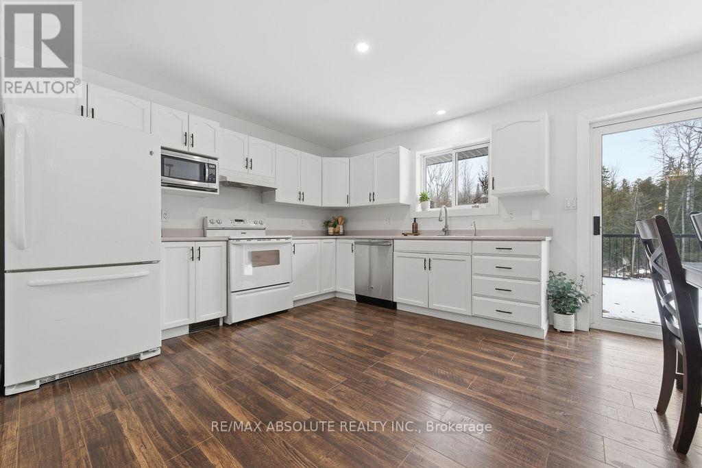 188 Milton Stewart Avenue, Mcnab/braeside, Ontario  K7S 0E1 - Photo 10 - X12562882