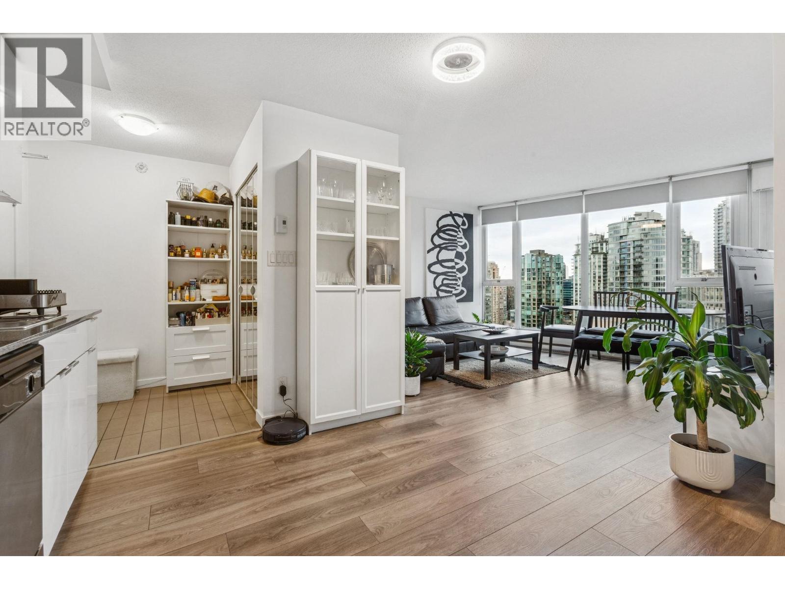 2810 233 Robson Street, Vancouver, British Columbia  V6B 2M1 - Photo 5 - R3069003