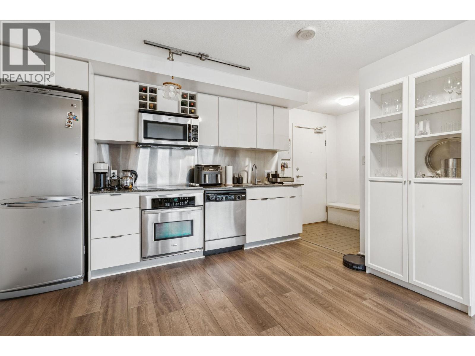 2810 233 Robson Street, Vancouver, British Columbia  V6B 2M1 - Photo 8 - R3069003