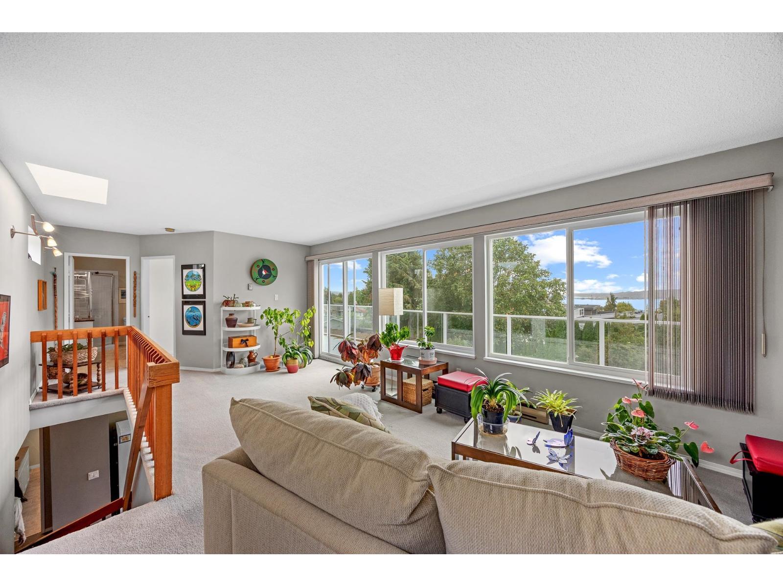 15856 Buena Vista Avenue, White Rock, British Columbia  V4B 2A3 - Photo 6 - R3059291