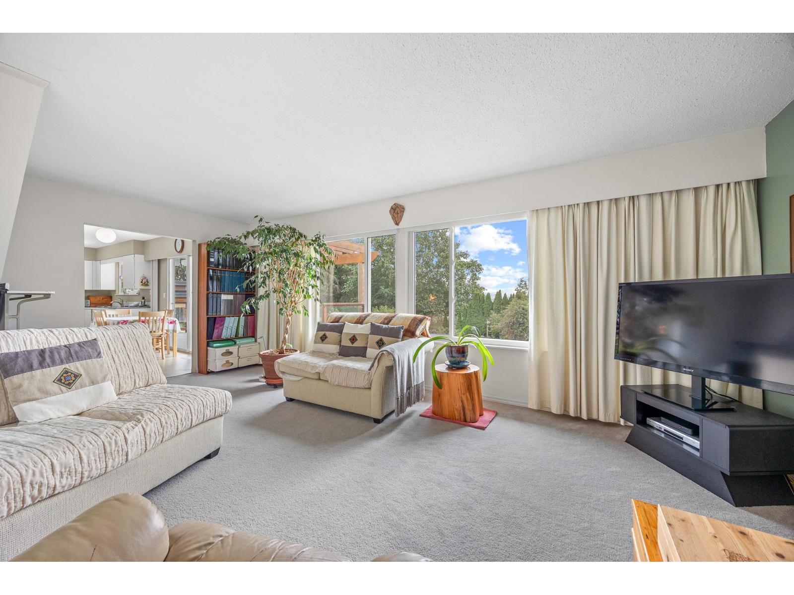 15856 Buena Vista Avenue, White Rock, British Columbia  V4B 2A3 - Photo 10 - R3059291