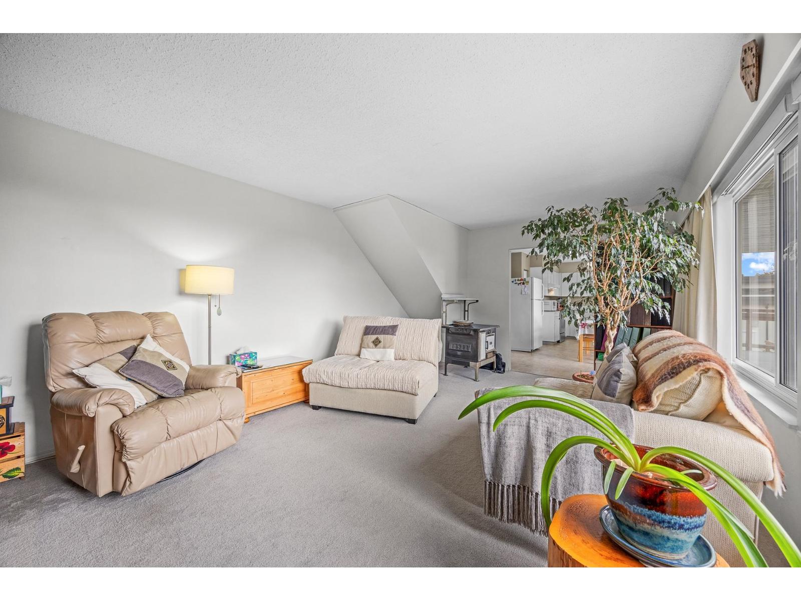 15856 Buena Vista Avenue, White Rock, British Columbia  V4B 2A3 - Photo 11 - R3059291