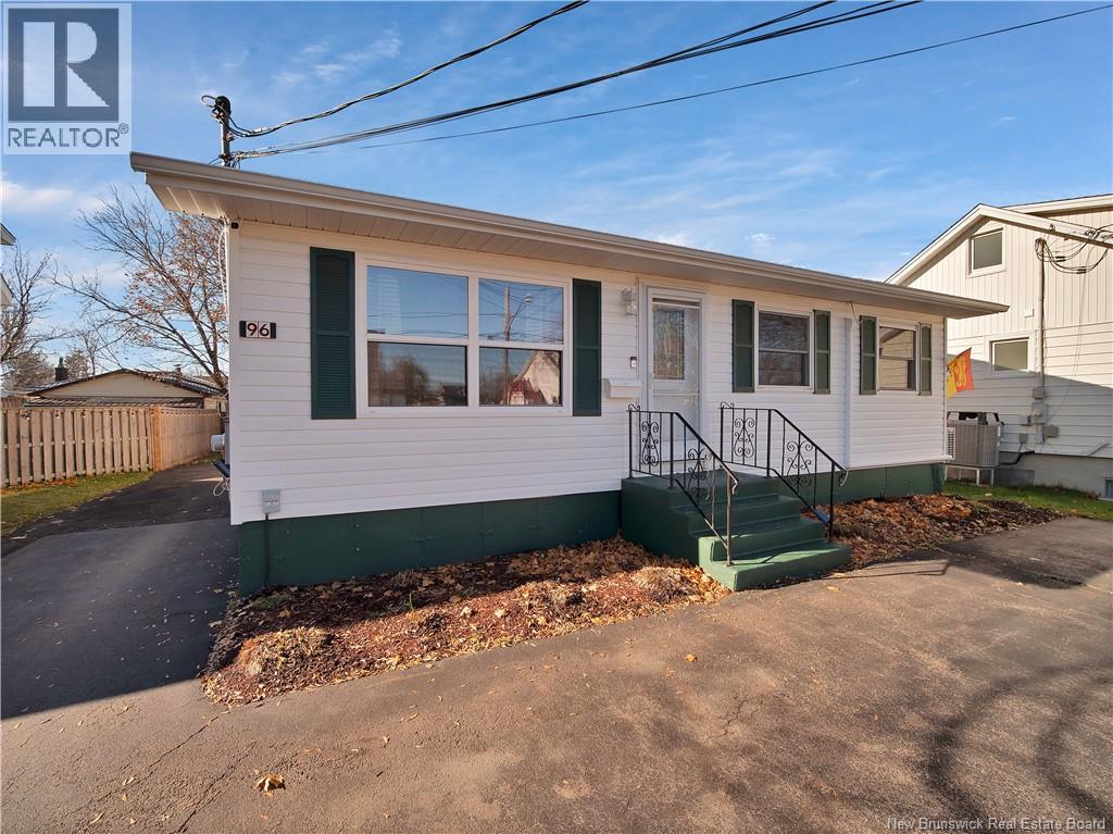 96 Atkinson, Moncton, New Brunswick  E1C 7S5 - Photo 2 - NB130344