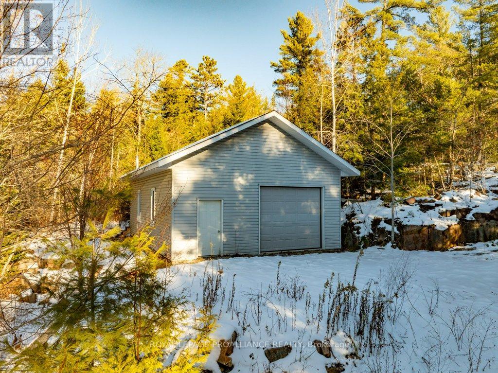 2087 B Grindstone Lake Road, Frontenac, Ontario  K0H 2M0 - Photo 38 - X12550140