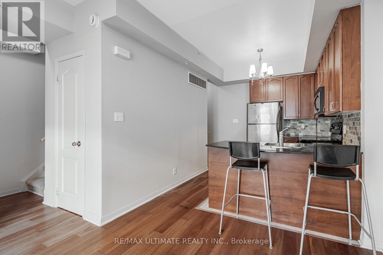 Th21 - 68 Carr Street, Toronto, Ontario  M5T 1B7 - Photo 3 - C12562036