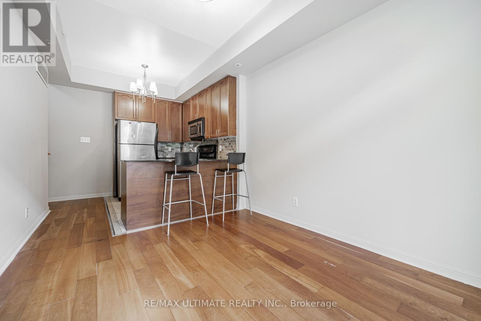 Th21 - 68 Carr Street, Toronto, Ontario  M5T 1B7 - Photo 6 - C12562036