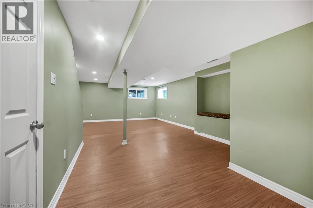 7 Goldenview Court, Waterdown, Ontario  L8B 0L2 - Photo 40 - 40757507