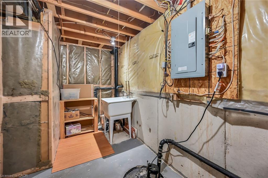 7 Goldenview Court, Waterdown, Ontario  L8B 0L2 - Photo 43 - 40757507