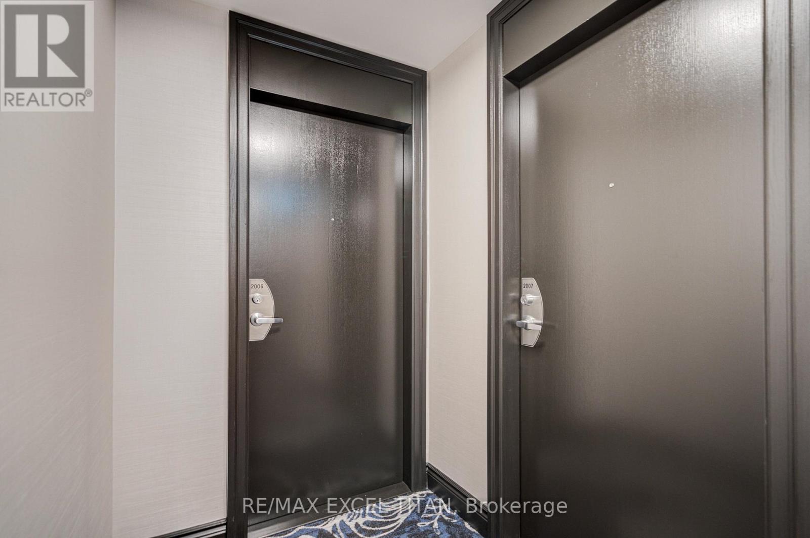 2006 - 19 Grand Trunk Crescent, Toronto, Ontario  M5J 3A3 - Photo 11 - C12562918