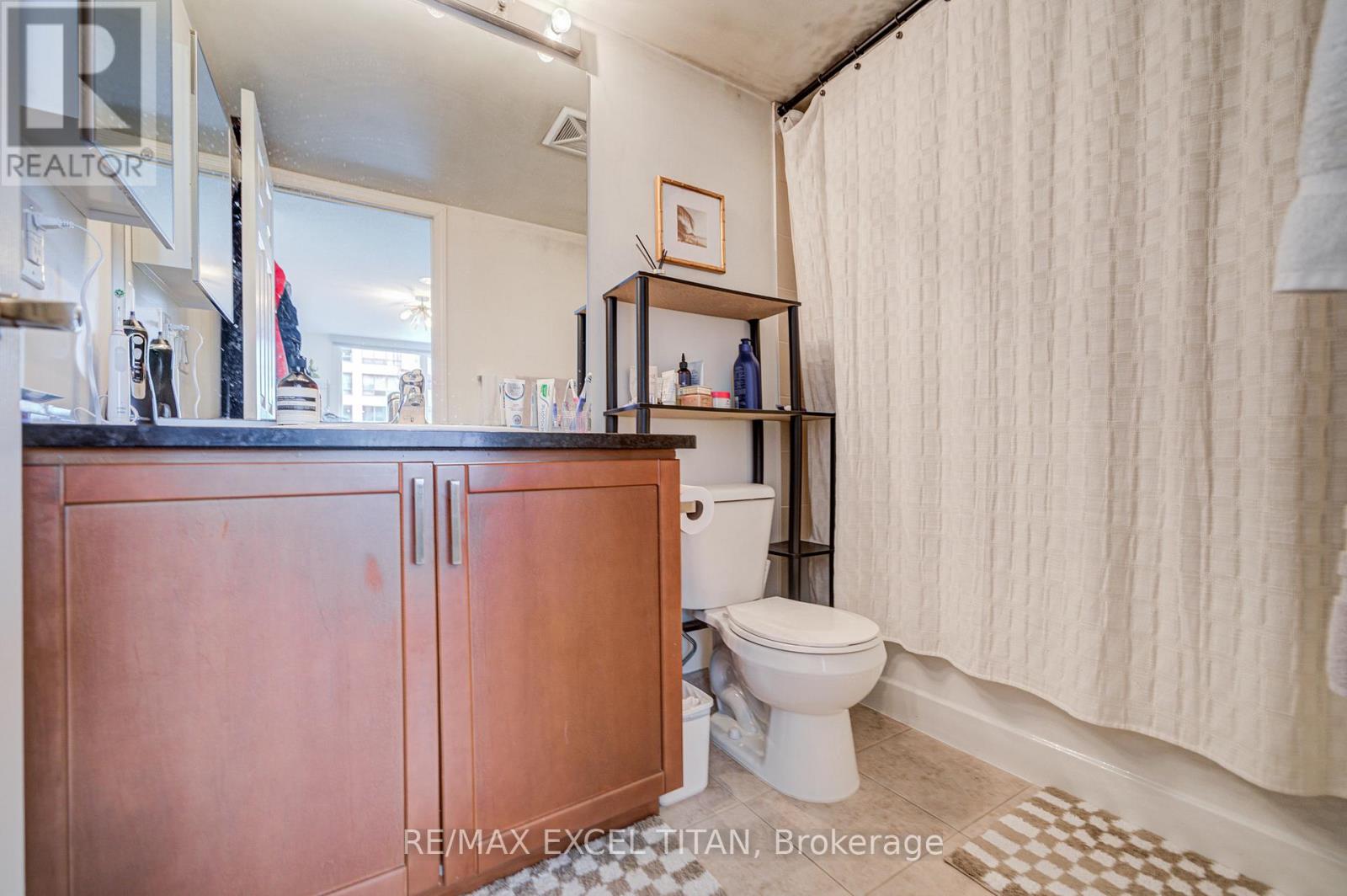 2006 - 19 Grand Trunk Crescent, Toronto, Ontario  M5J 3A3 - Photo 31 - C12562918