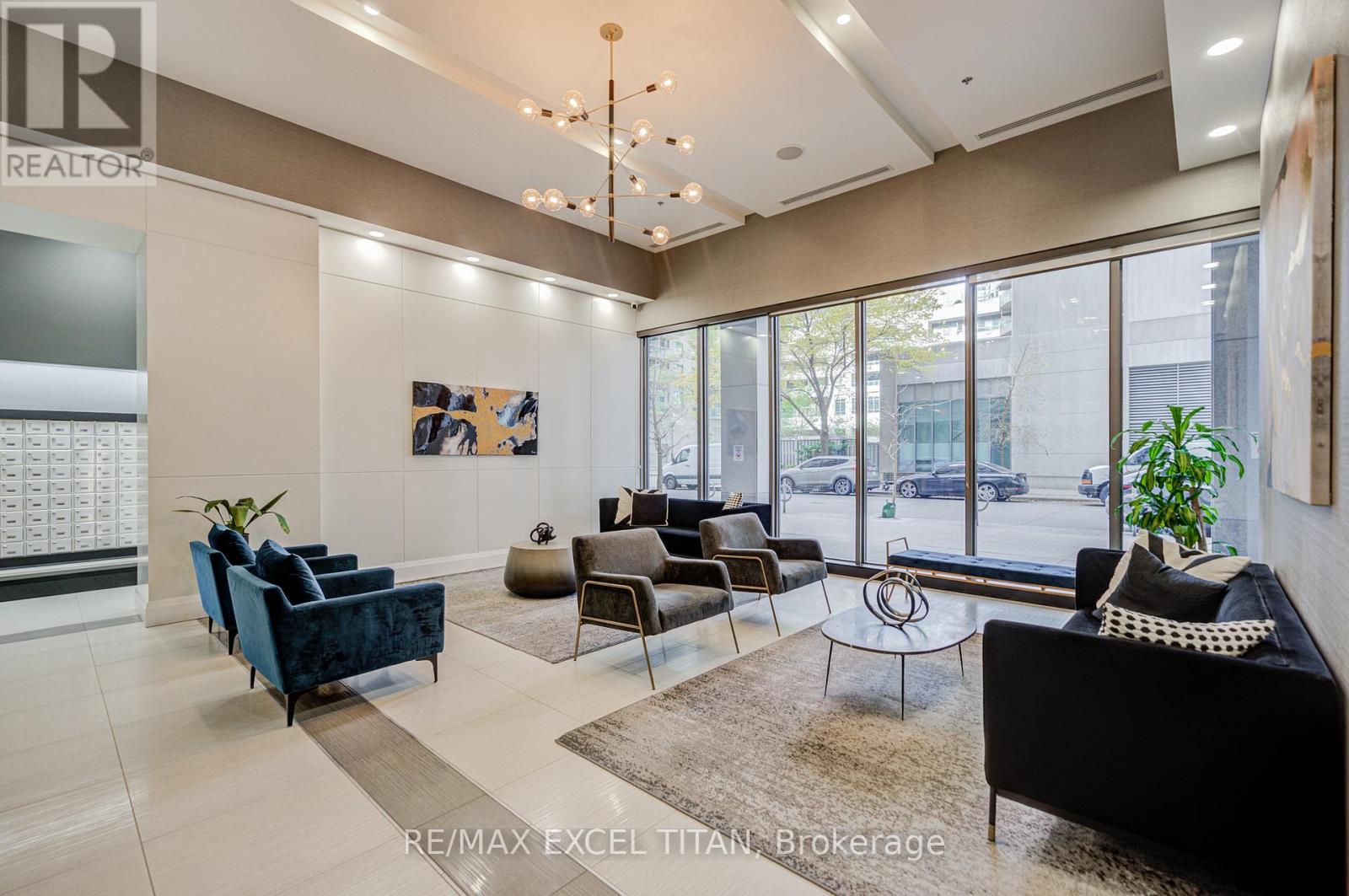 2006 - 19 Grand Trunk Crescent, Toronto, Ontario  M5J 3A3 - Photo 4 - C12562918