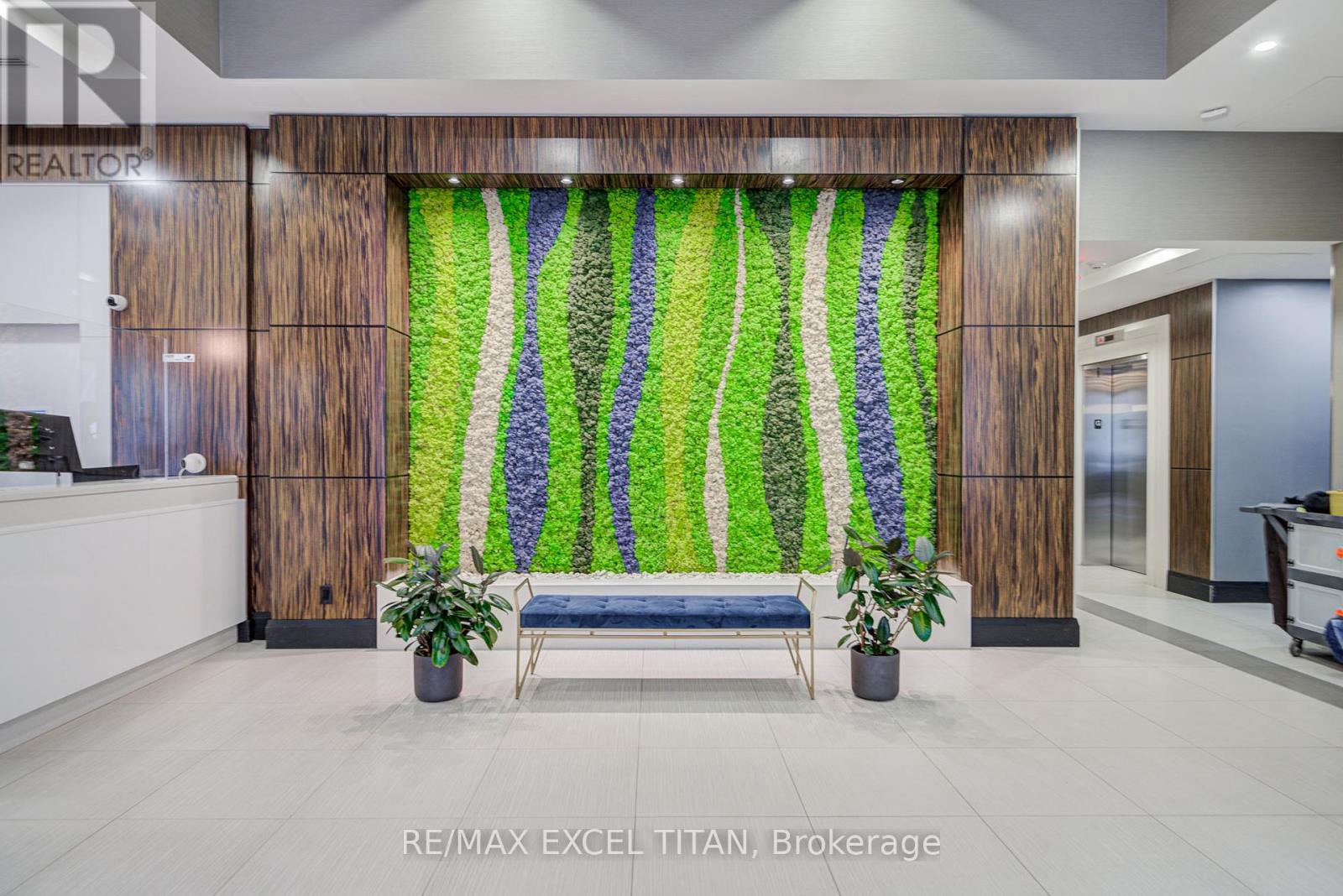 2006 - 19 Grand Trunk Crescent, Toronto, Ontario  M5J 3A3 - Photo 8 - C12562918