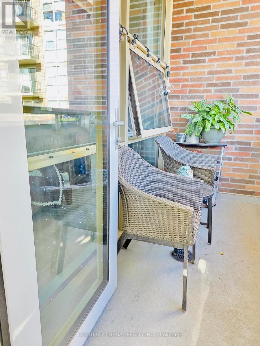 207 - 1787 St Clair Ave W. Avenue, Toronto, Ontario  M6N 0B7 - Photo 18 - W12561660