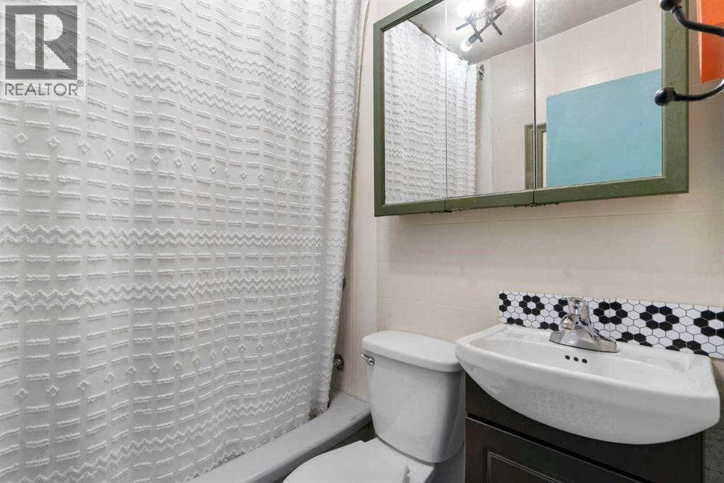 8012 33 Avenue Nw, Calgary, Alberta  T3B 1L7 - Photo 9 - A2257242