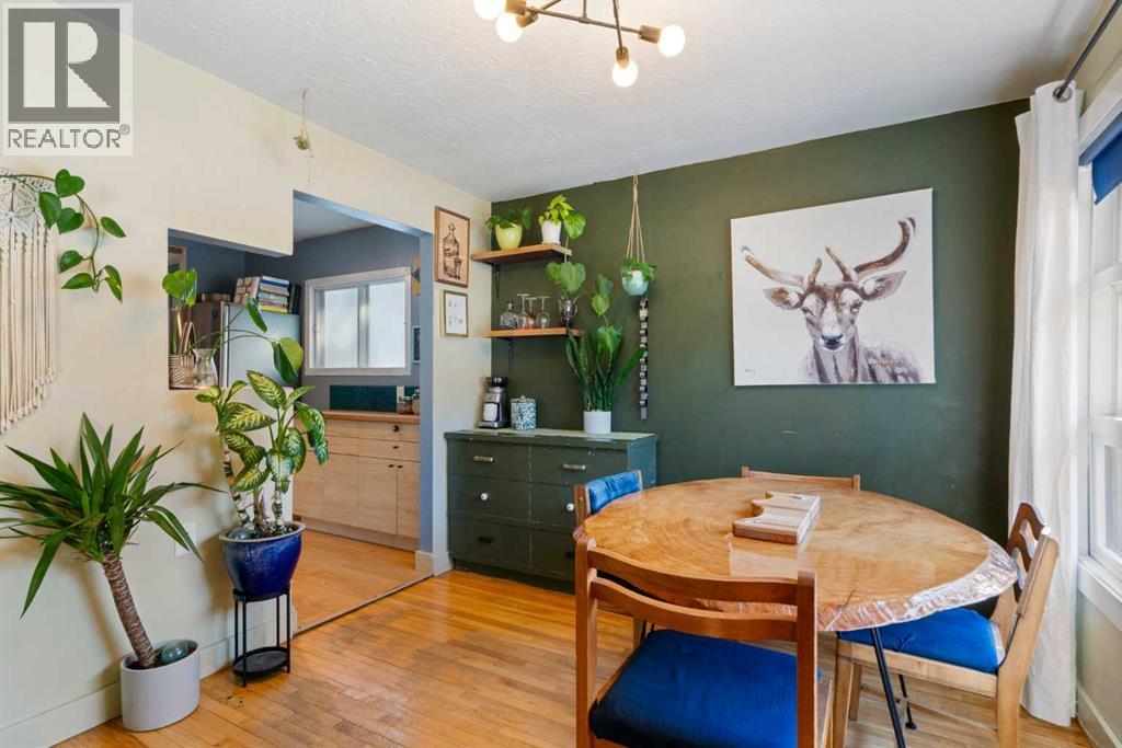 8012 33 Avenue Nw, Calgary, Alberta  T3B 1L7 - Photo 3 - A2257242