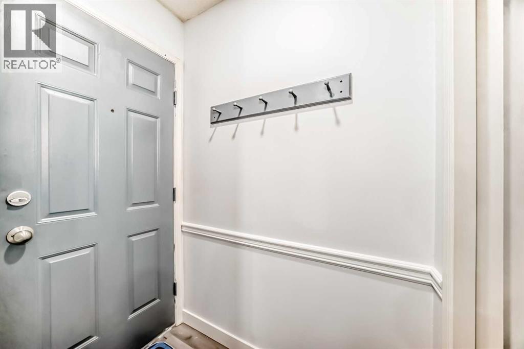 1235 Sandpiper Road Nw, Calgary, Alberta  T3K 3E1 - Photo 11 - A2270158