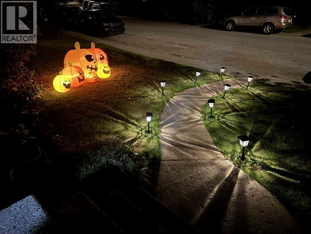 1235 Sandpiper Road Nw, Calgary, Alberta  T3K 3E1 - Photo 41 - A2270158