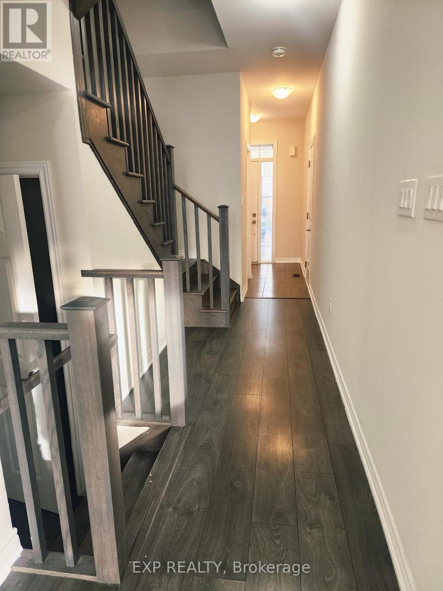 33 Hollywood Court, Cambridge, Ontario N1R 0C7 - Photo 3 - X12455626