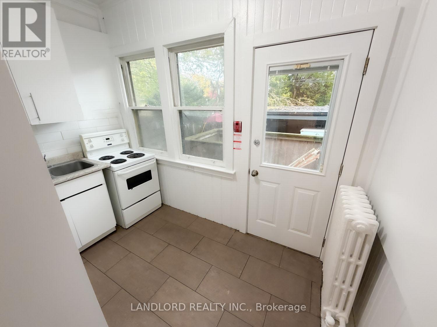 1 - 2469 Queen Street E, Toronto, Ontario  M4E 1H8 - Photo 6 - E12562910