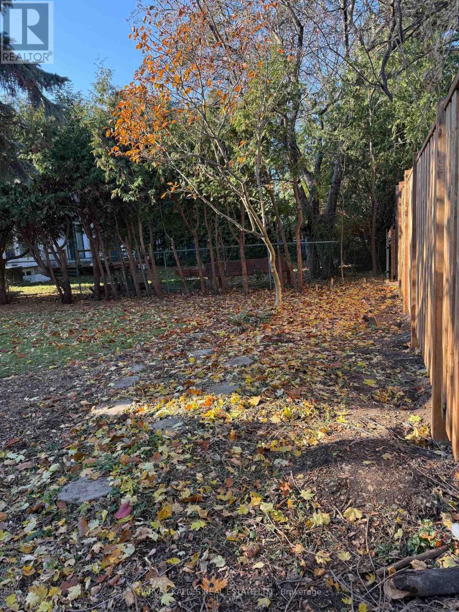 62 Dersingham Crescent, Markham, Ontario  L3T 4E8 - Photo 13 - N12562662