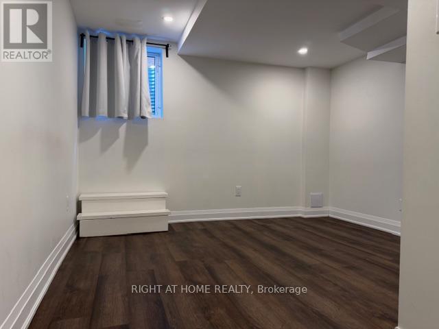 Legal Basement Apartment - 2330 Credit Valley Road, Mississauga, Ontario  L5M 4C9 - Photo 8 - W12551430