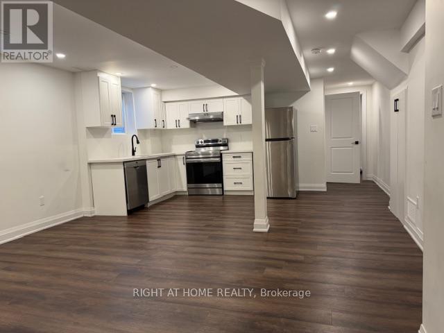 Legal Basement Apartment - 2330 Credit Valley Road, Mississauga, Ontario  L5M 4C9 - Photo 2 - W12551430