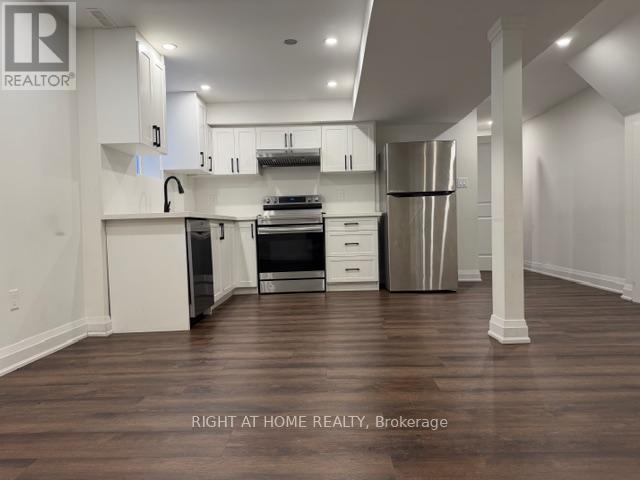 Legal Basement Apartment - 2330 Credit Valley Road, Mississauga, Ontario  L5M 4C9 - Photo 4 - W12551430