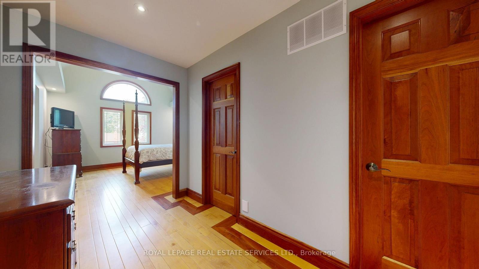 105 Botfield Avenue, Toronto, Ontario M9B 4E6 - Photo 32 - W12528948