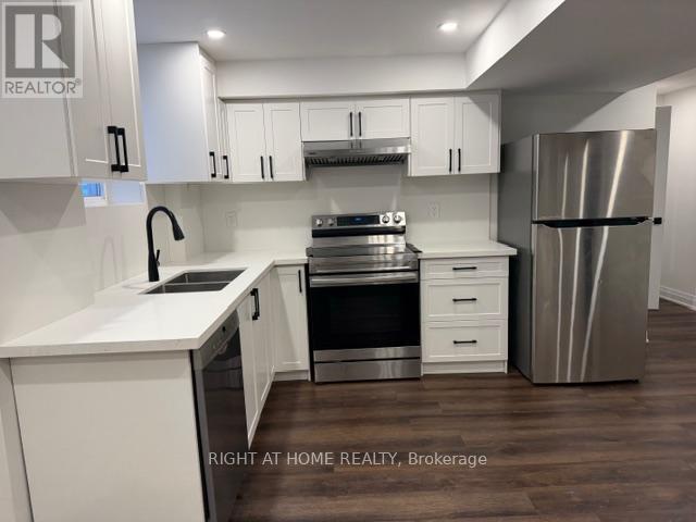 Legal Basement Apartment - 2330 Credit Valley Road, Mississauga, Ontario  L5M 4C9 - Photo 5 - W12551430