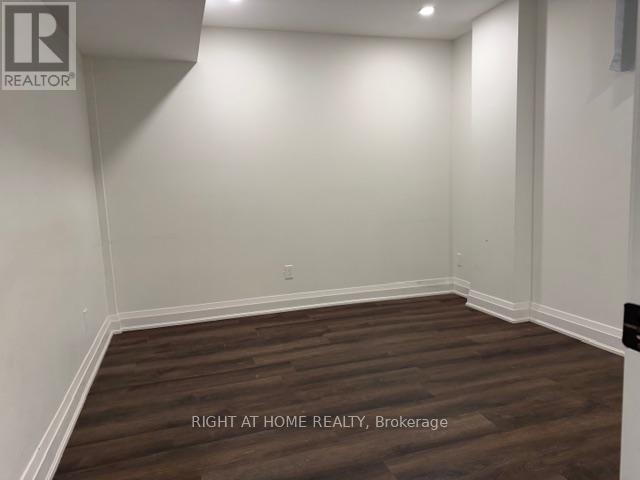 Legal Basement Apartment - 2330 Credit Valley Road, Mississauga, Ontario  L5M 4C9 - Photo 7 - W12551430