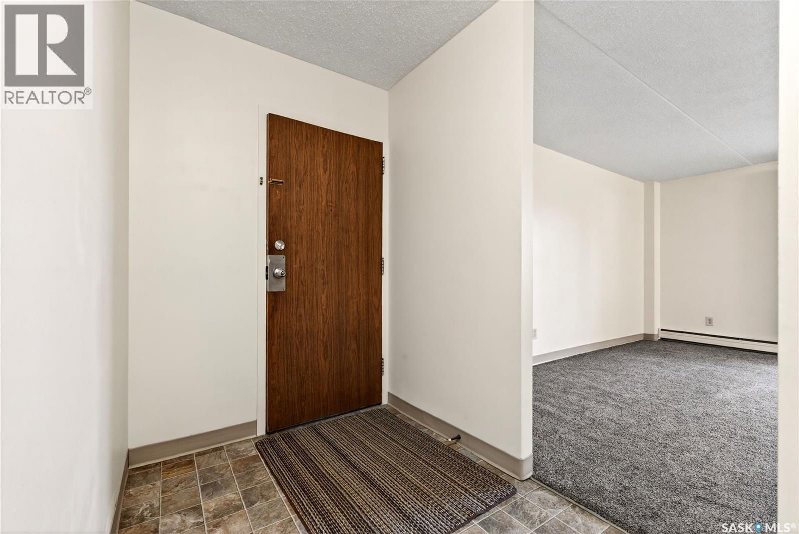 32 27 Centennial Street, Regina, Saskatchewan  S4S 6P8 - Photo 2 - SK024420