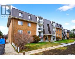 32 27 Centennial STREET Hillsdale