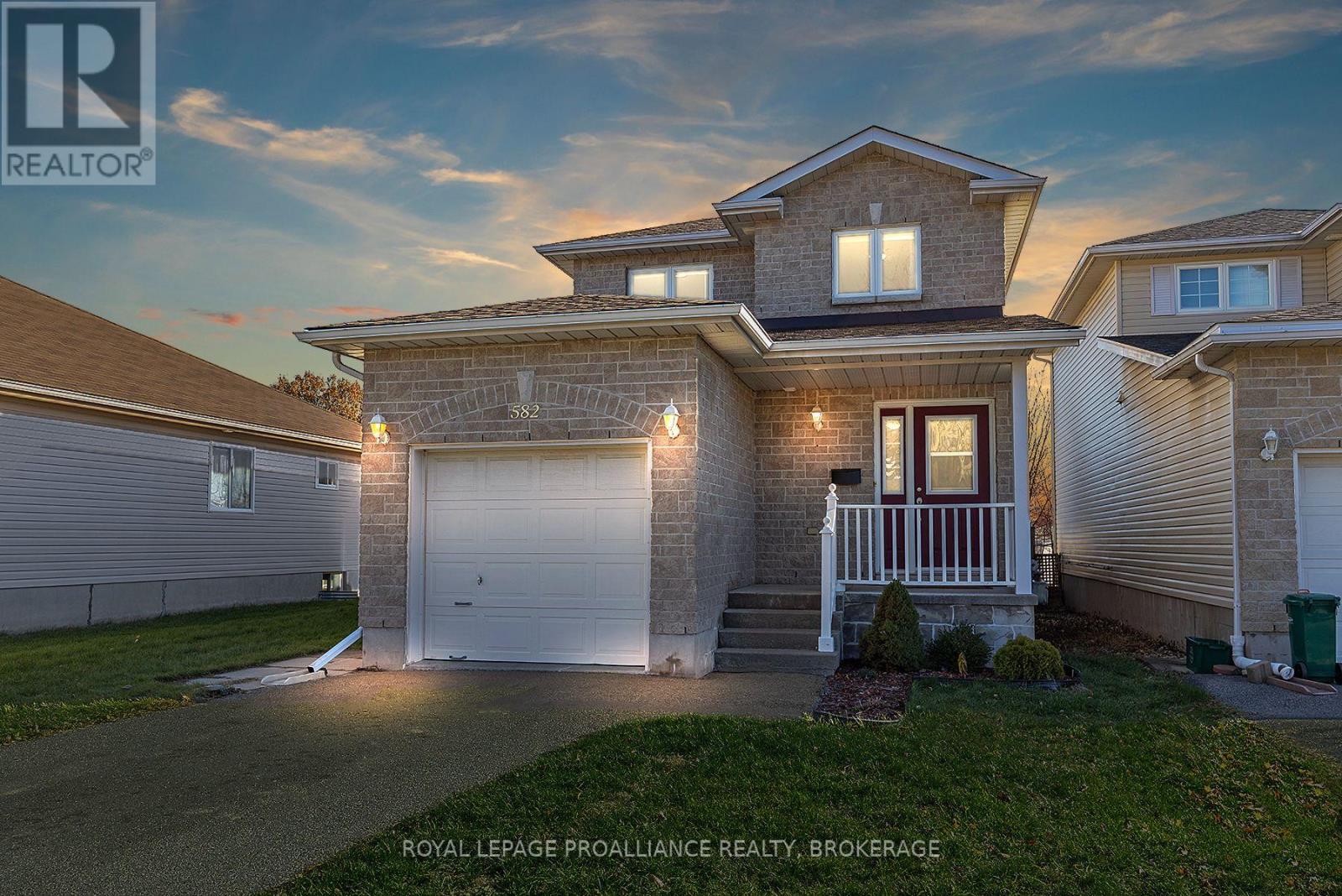 582 HERITAGE COURT, Kingston, Ontario