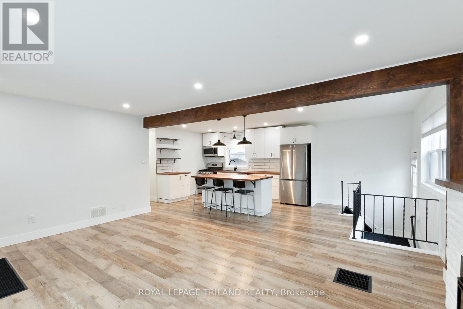 Photo 11 of 32 for 167 Barker Street