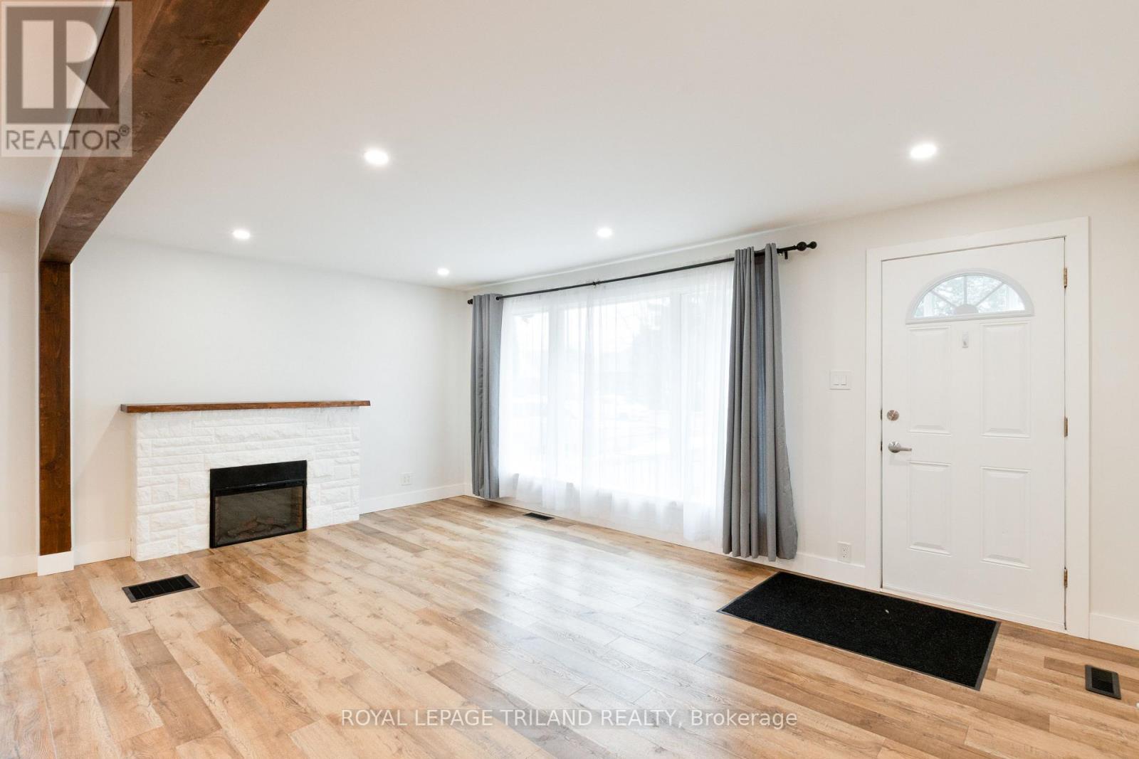 Photo 8 of 32 for 167 Barker Street