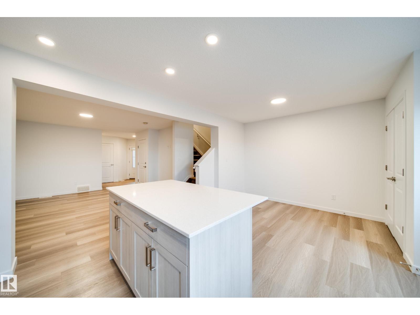 2838 152 Av Nw, Edmonton, Alberta  T5Y 6C4 - Photo 14 - E4466174