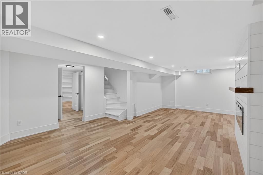 2347 Tweedsmuir Court, Burlington, Ontario  L7P 4K9 - Photo 31 - 40789063