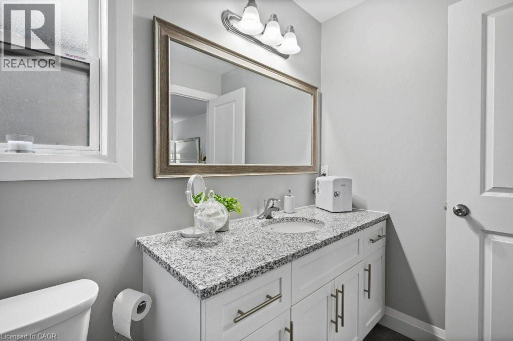 904 Chapel Hill Court, Kitchener, Ontario  N2R 0P4 - Photo 29 - 40789385