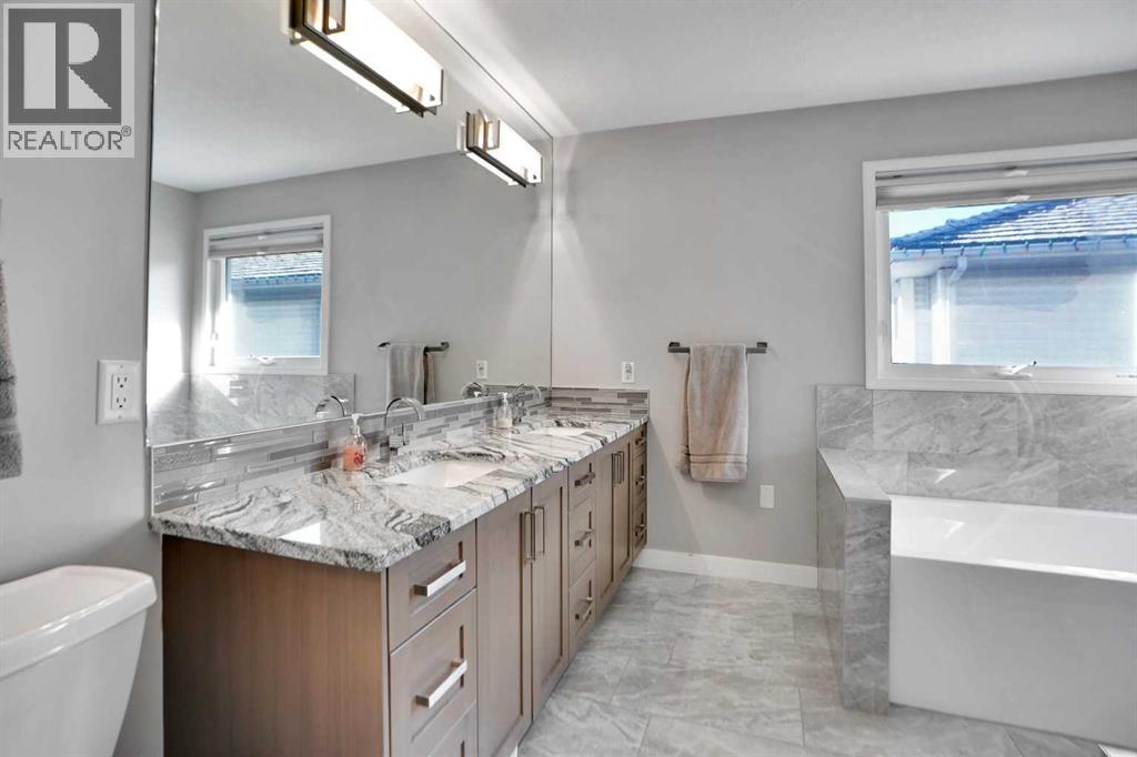 33 Douglasbank Rise Se, Calgary, Alberta  T2Z 2C5 - Photo 26 - A2270517