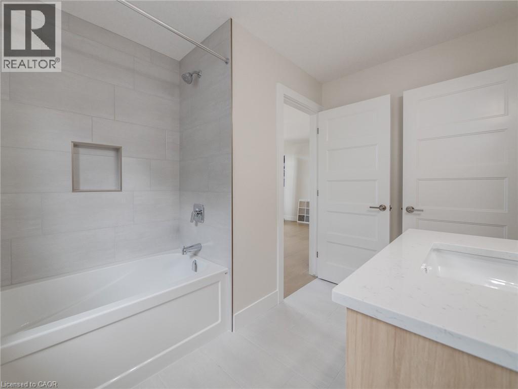 7966 Fallon Drive Unit# 7, Lucan Biddulph, Ontario  N0M 1V0 - Photo 21 - 40789585