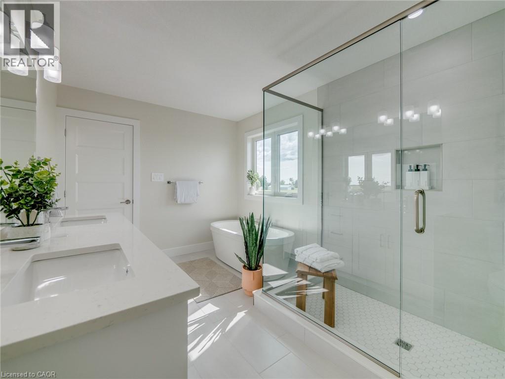 7966 Fallon Drive Unit# 7, Lucan Biddulph, Ontario  N0M 1V0 - Photo 17 - 40789585