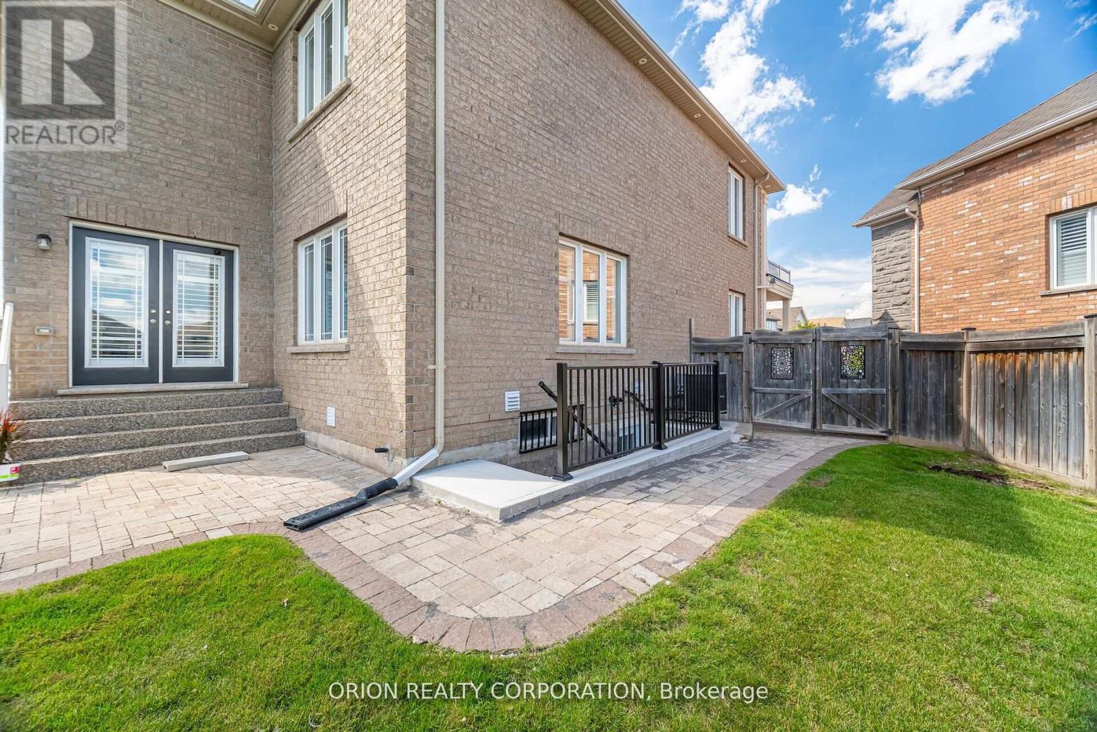 802 Miltonbrook Crescent, Milton, Ontario  L9T 8N3 - Photo 22 - W12562898