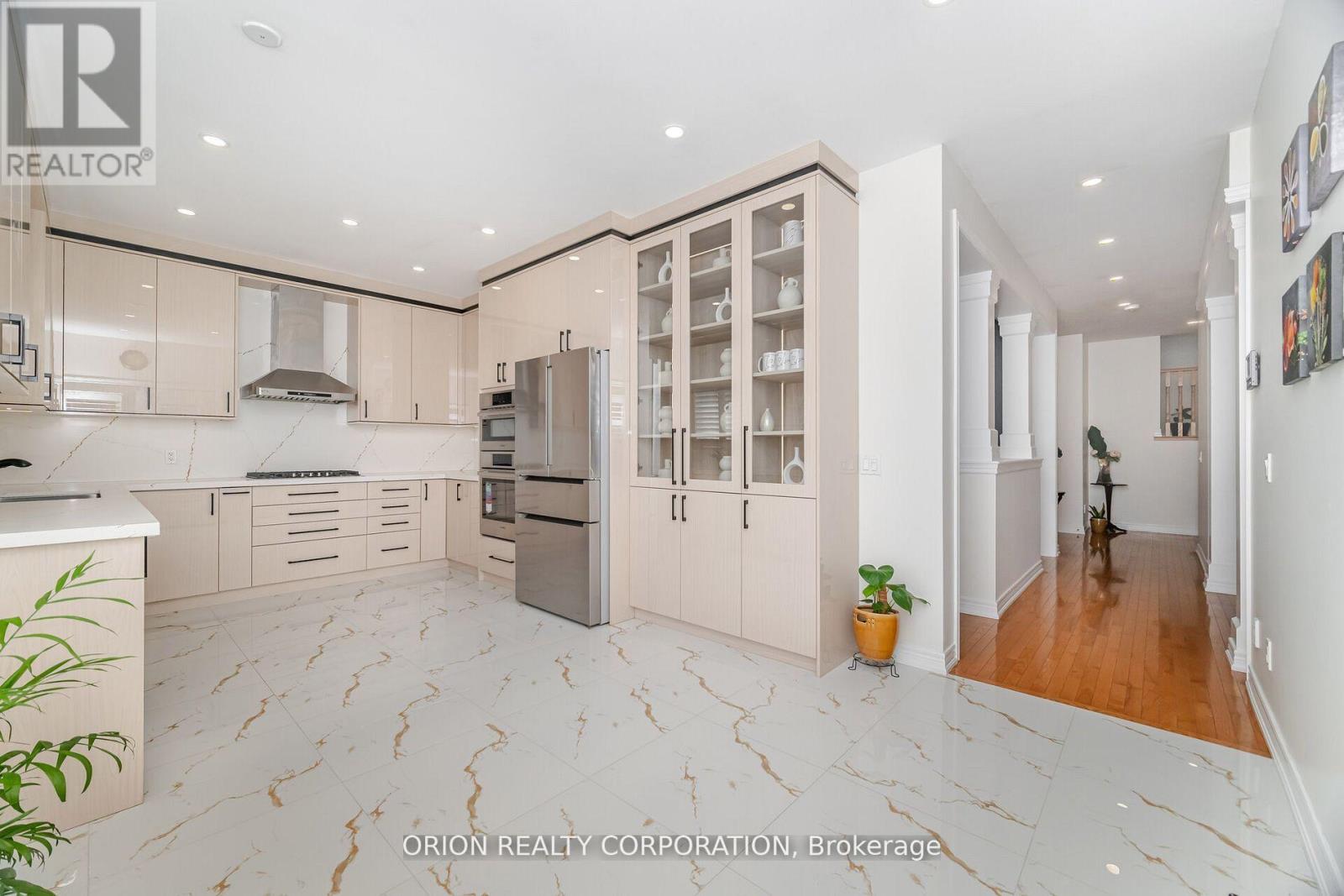 802 Miltonbrook Crescent, Milton, Ontario  L9T 8N3 - Photo 7 - W12562898