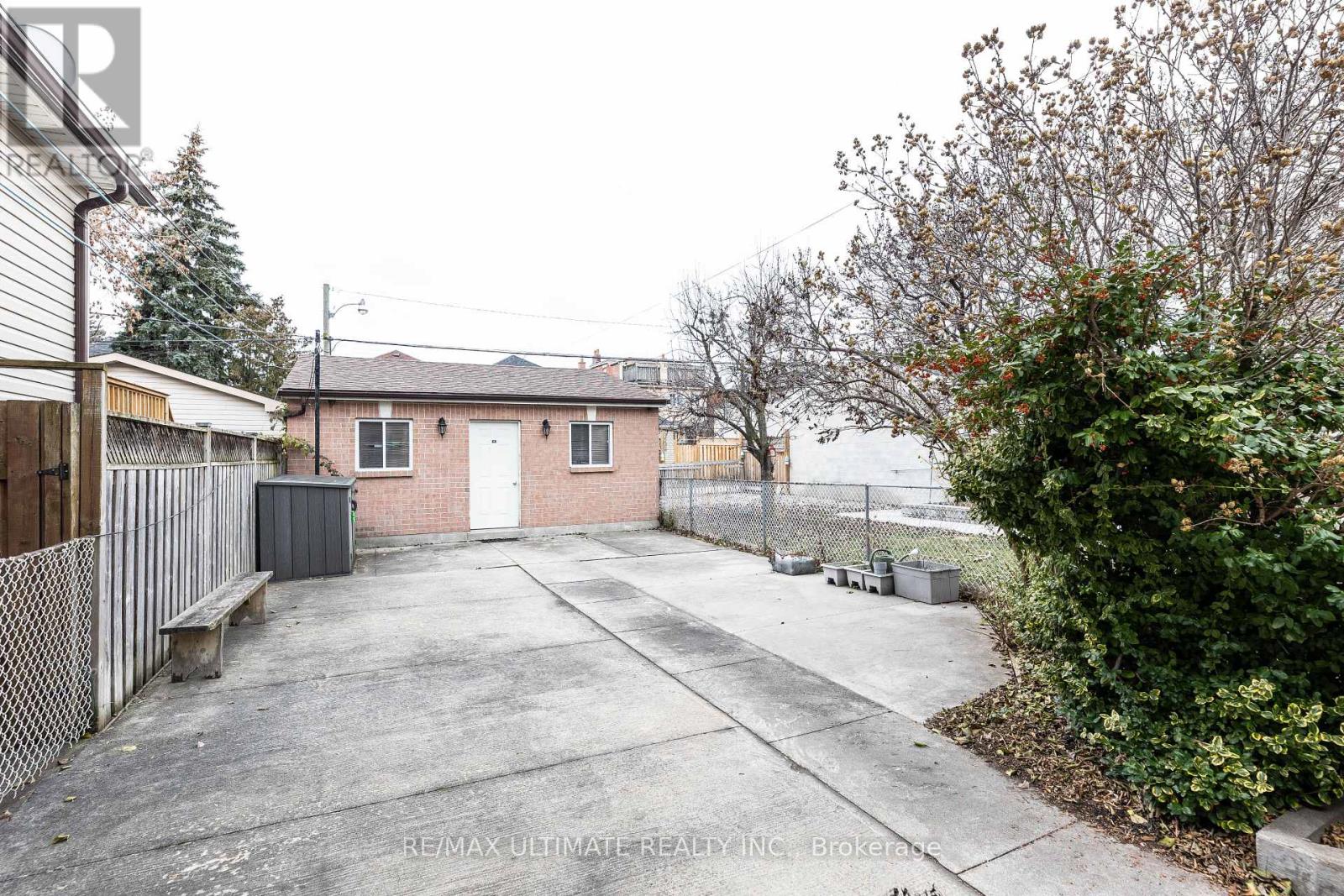 Main - 448 Salem Avenue N, Toronto, Ontario  M6H 3C9 - Photo 19 - W12562924