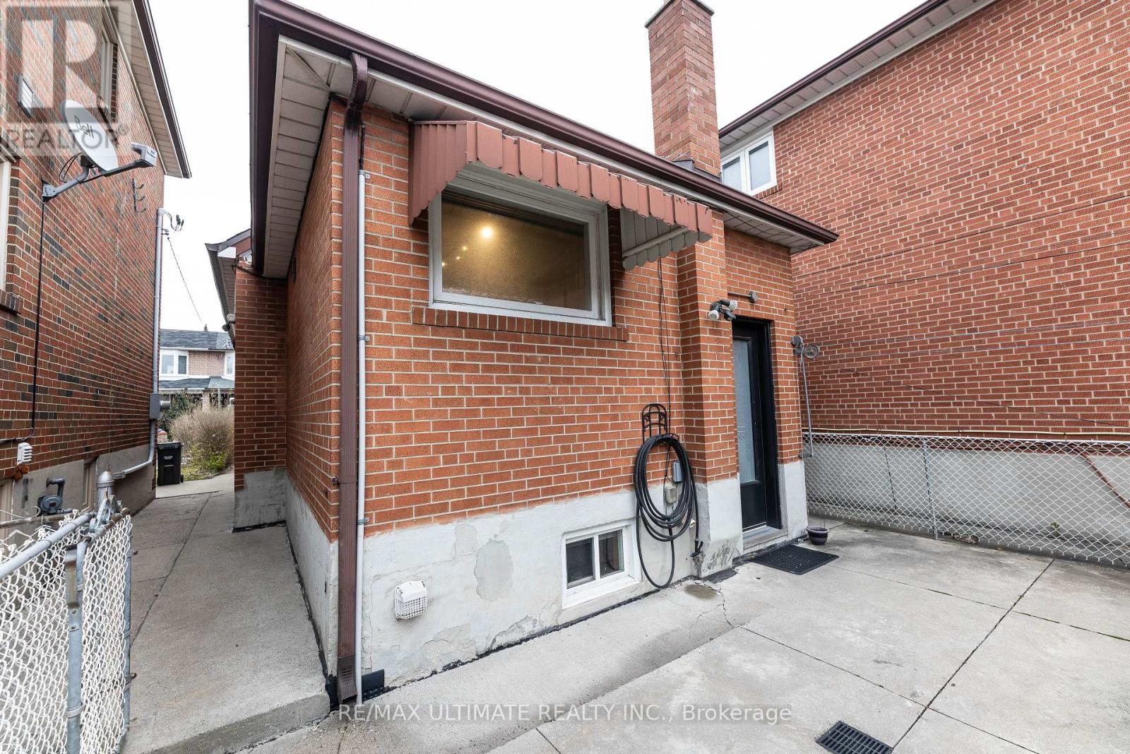 Main - 448 Salem Avenue N, Toronto, Ontario  M6H 3C9 - Photo 20 - W12562924