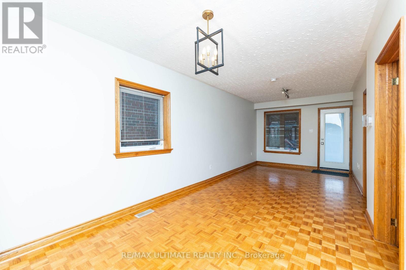 Main - 448 Salem Avenue N, Toronto, Ontario  M6H 3C9 - Photo 4 - W12562924