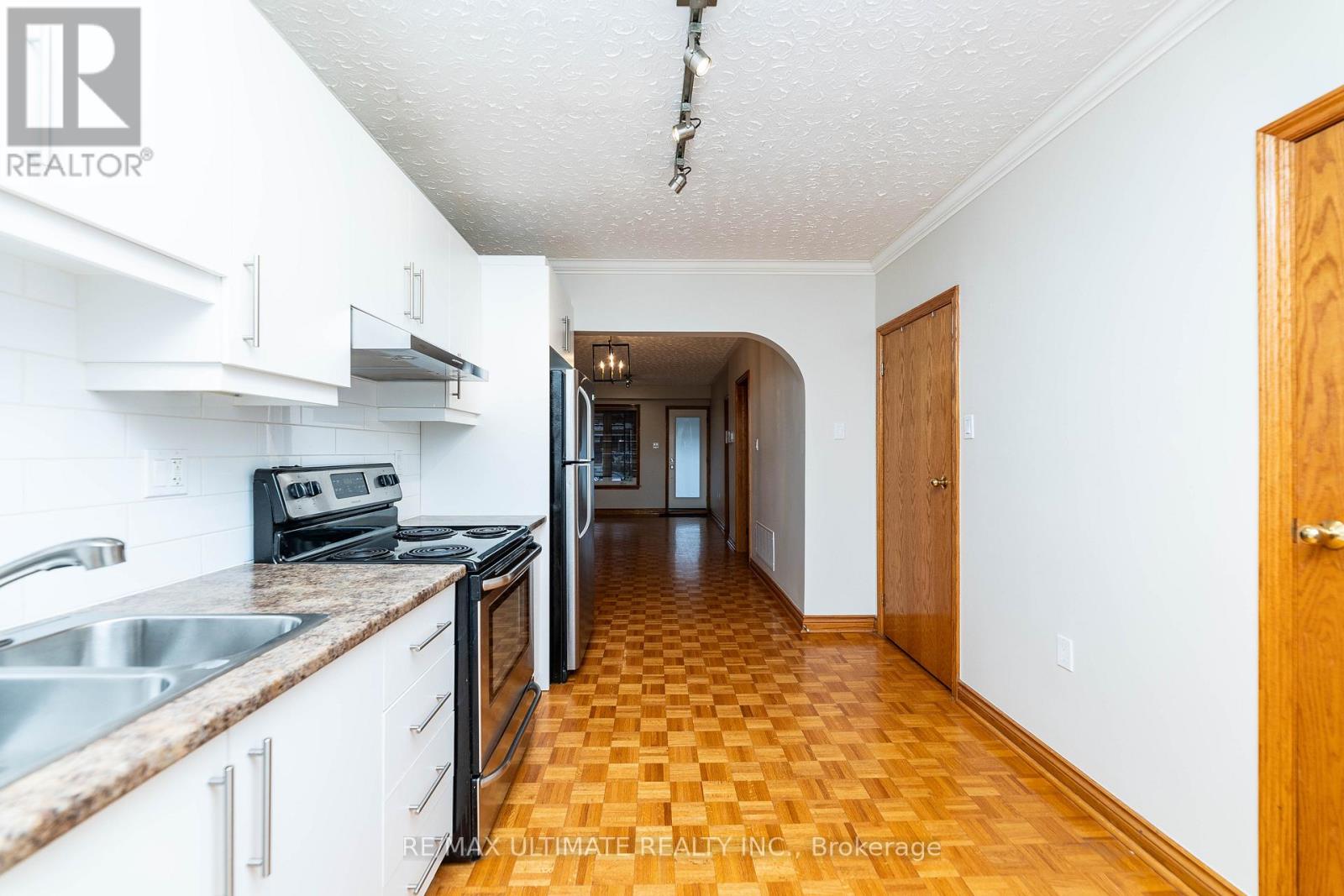 Main - 448 Salem Avenue N, Toronto, Ontario  M6H 3C9 - Photo 7 - W12562924